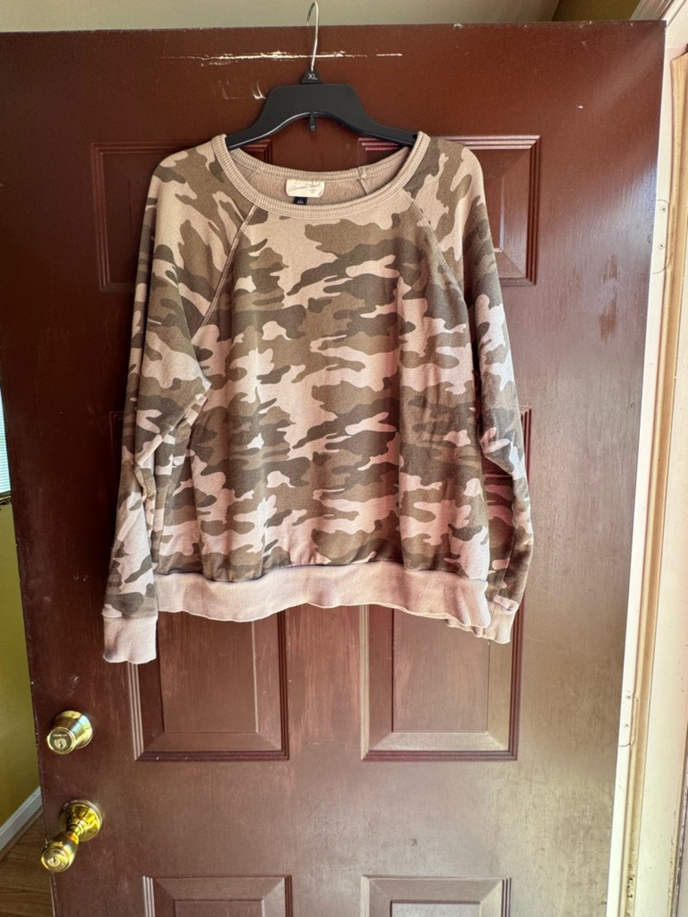 Universal Thread Camo Sweatshirt Size Large